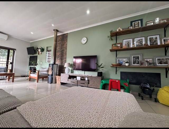 3 BEDROOM HOUSE FOR SALE IN MIDLANDS ESTATE